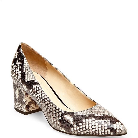 B Brian Atwood Shoes - EUC B Brian Atwood Kacie Snake Print Leather pumps